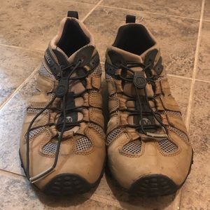 Merrrell Hiking Shoes